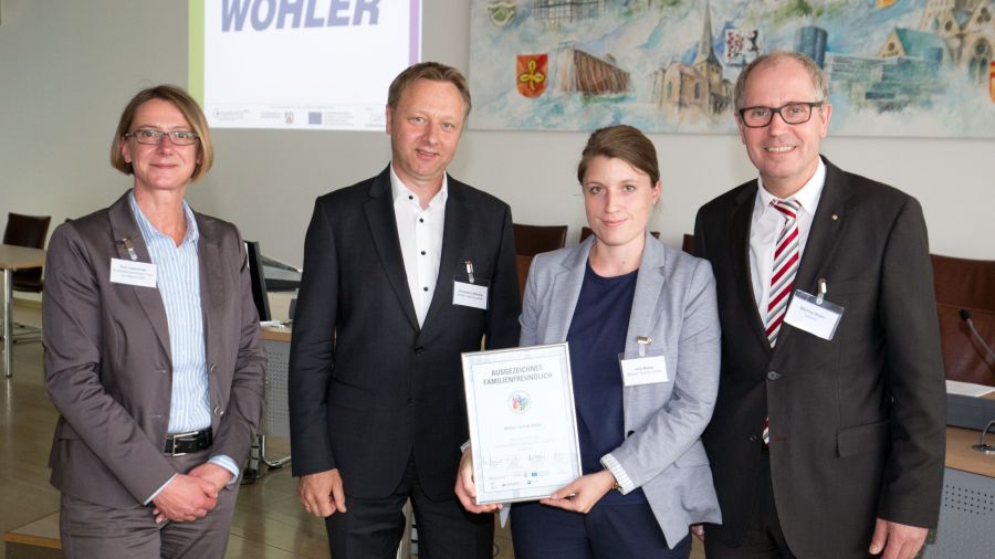 Auszeichnung Familienfreundliches Unternehmen im Kreis Paderborn (© Foto:Oliver Krato) Auszeichnung Familienfreundliches Unternehmen im Kreis Paderborn (© Foto:Oliver Krato)